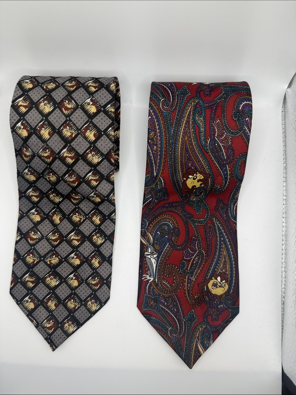 Looney Tunes Mania Vintage 90s Taz and Bugs Bunny Gray & Burgundy Paisley Ties